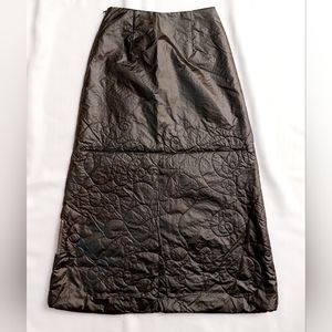 Maxi Skirt Quilted Gray Taffeta. Brand I.N.V.U.  Made in Korea